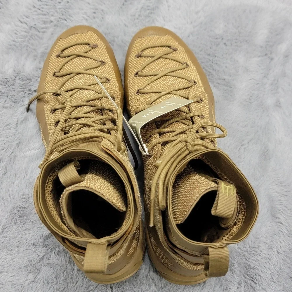Naglev unico boots